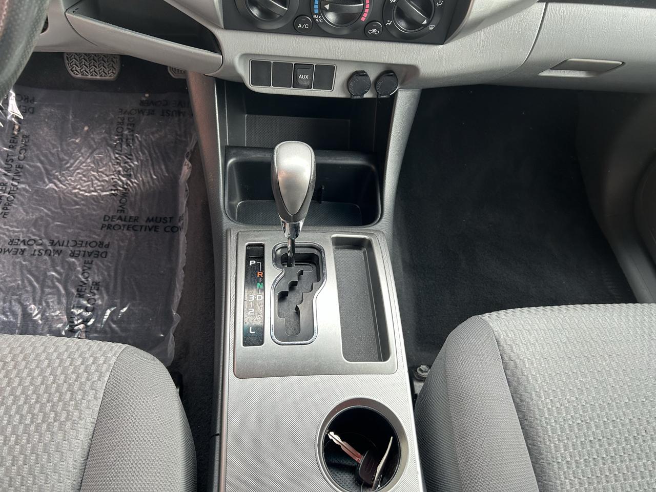 Toyota Tacoma 4WD Access Cab I4 MT (Natl) 2012