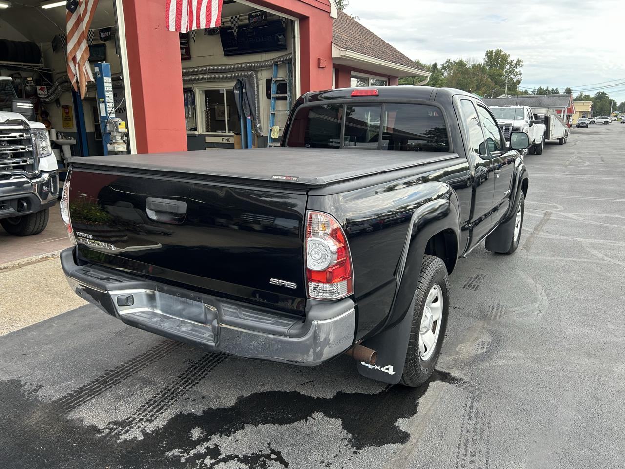 Toyota Tacoma 4WD Access Cab I4 MT (Natl) 2012