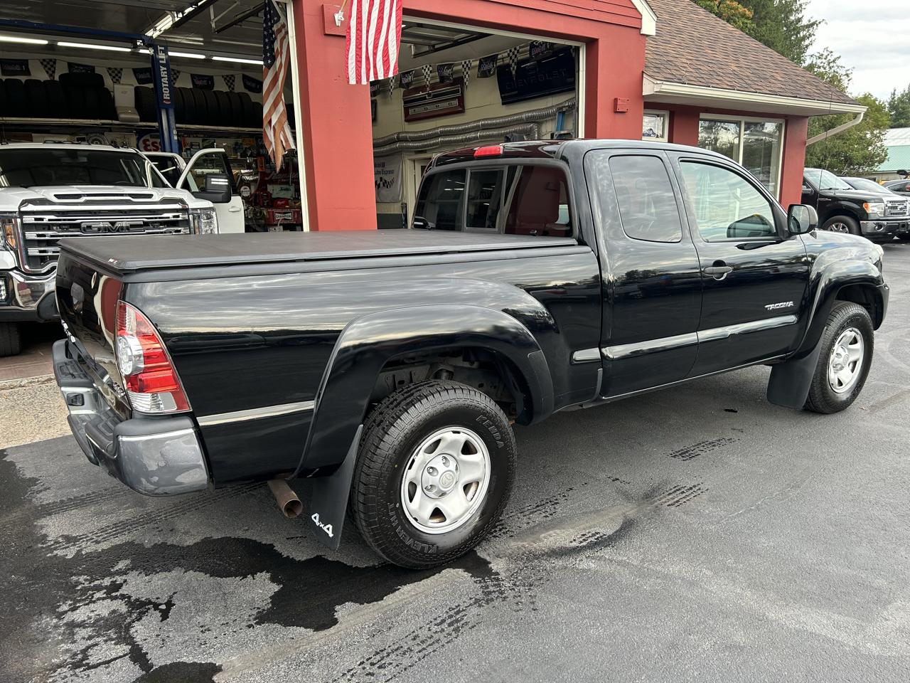 Toyota Tacoma 4WD Access Cab I4 MT (Natl) 2012