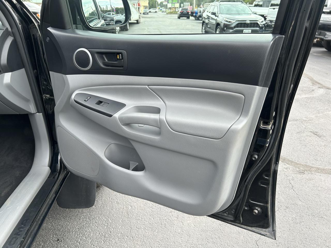 Toyota Tacoma 4WD Access Cab I4 MT (Natl) 2012