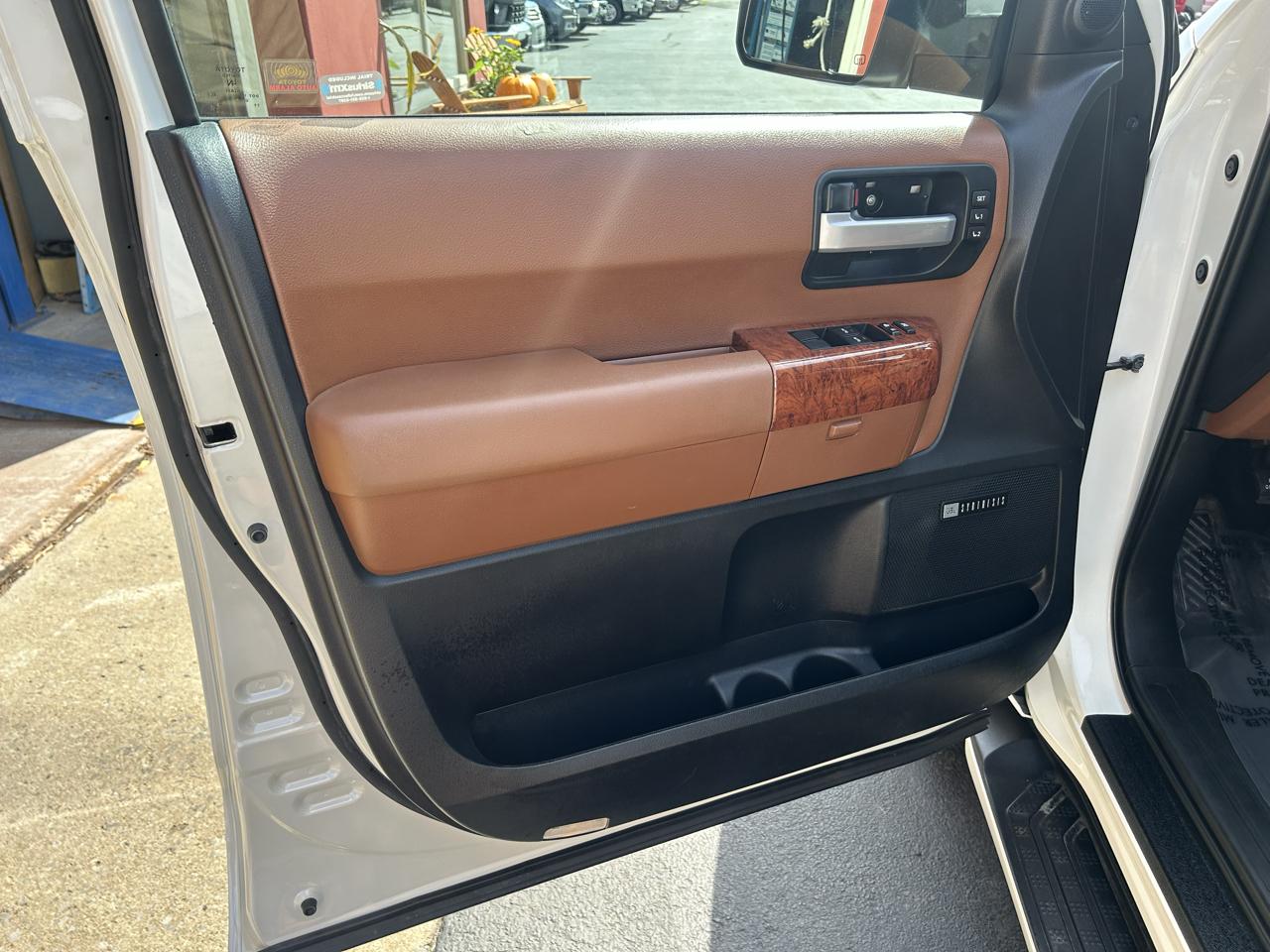 Toyota Sequoia Platinum 4WD (Natl) 2018