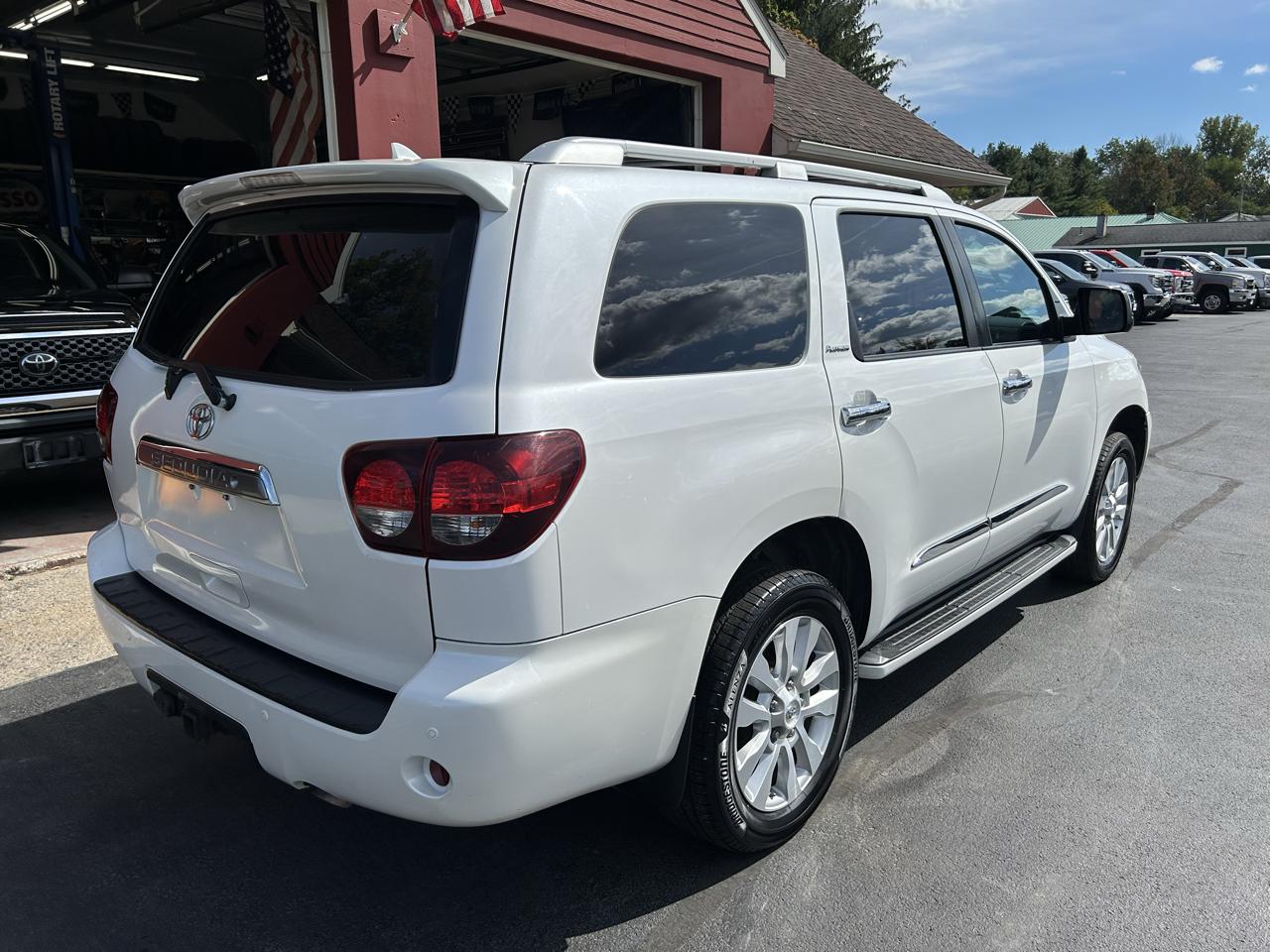 Toyota Sequoia Platinum 4WD (Natl) 2018