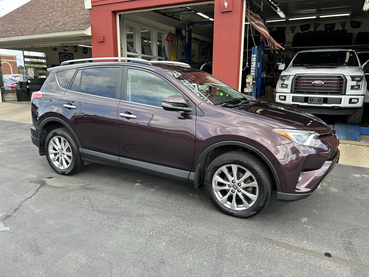 Toyota RAV4 Limited AWD (Natl) 2018