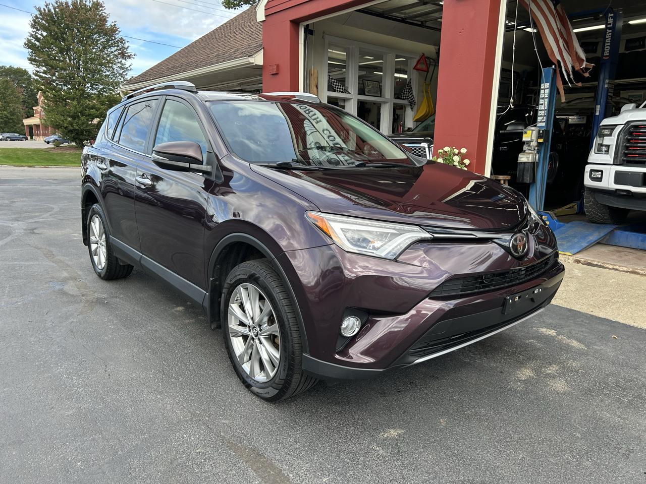 Toyota RAV4 Limited AWD (Natl) 2018