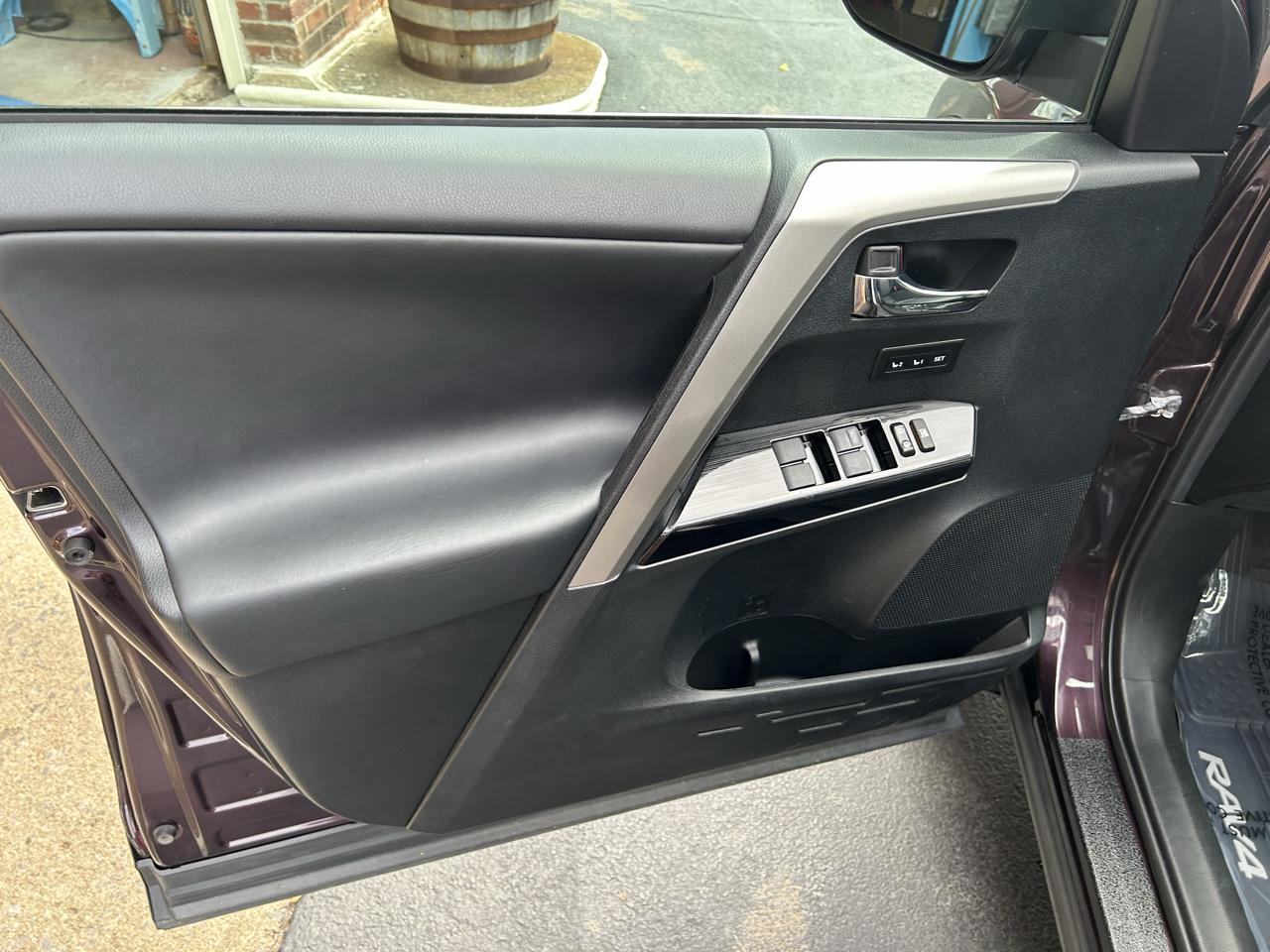 Toyota RAV4 Limited AWD (Natl) 2018
