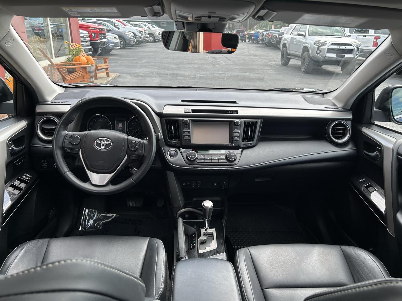 Toyota RAV4 Limited AWD (Natl) 2018