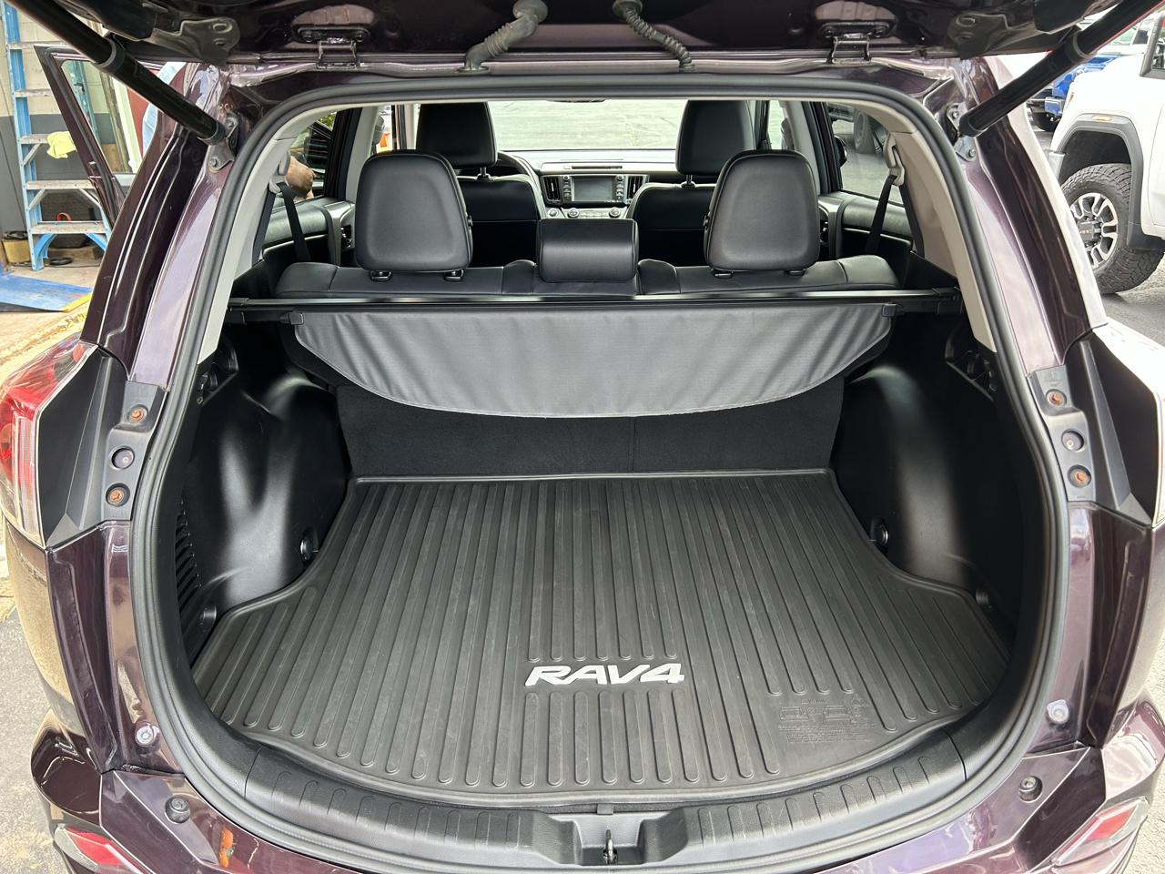 Toyota RAV4 Limited AWD (Natl) 2018
