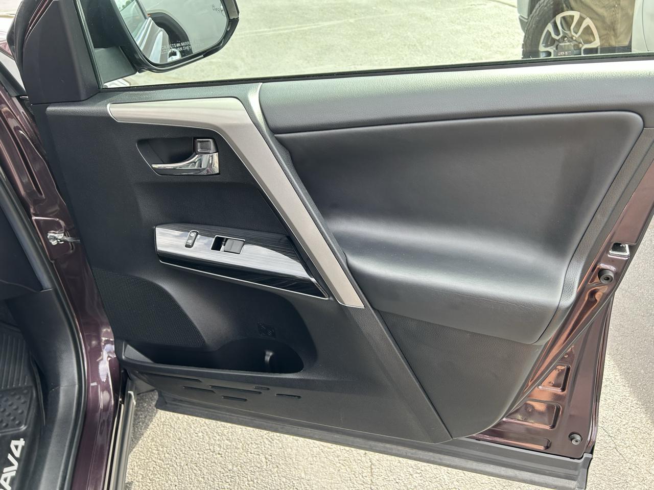Toyota RAV4 Limited AWD (Natl) 2018