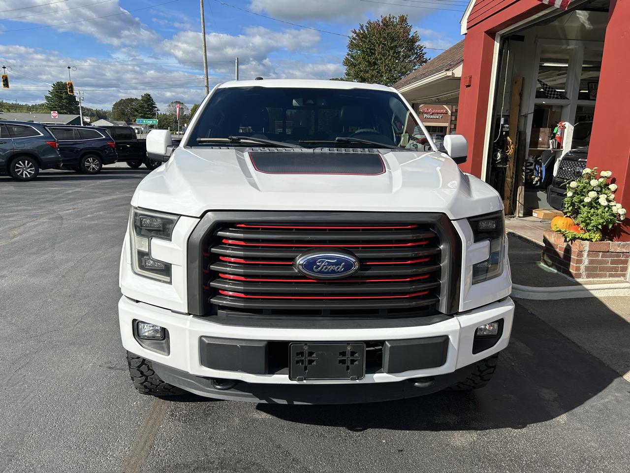 Ford F-150 4WD SuperCrew 145" Lariat 2016