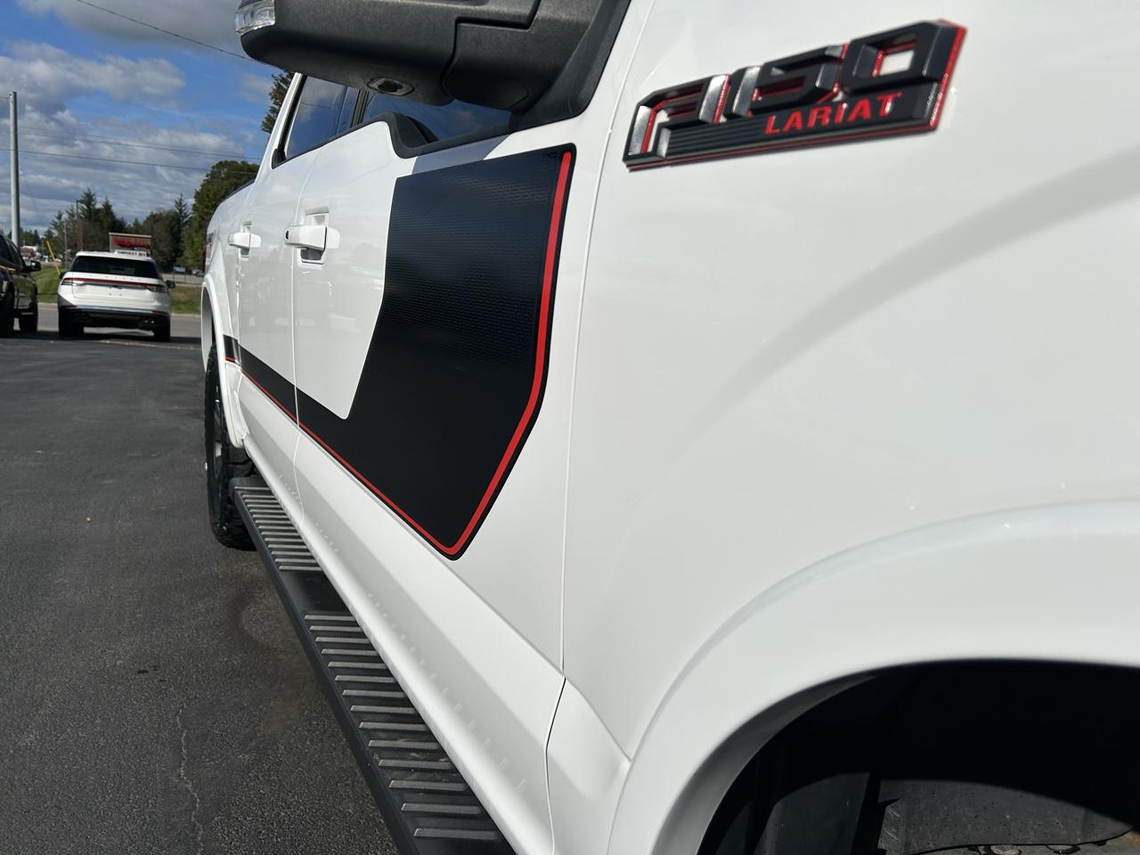Ford F-150 4WD SuperCrew 145" Lariat 2016