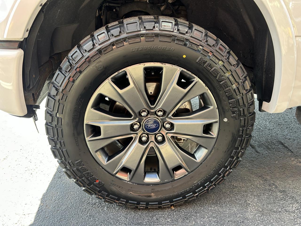 Ford F-150 4WD SuperCrew 145" Lariat 2016