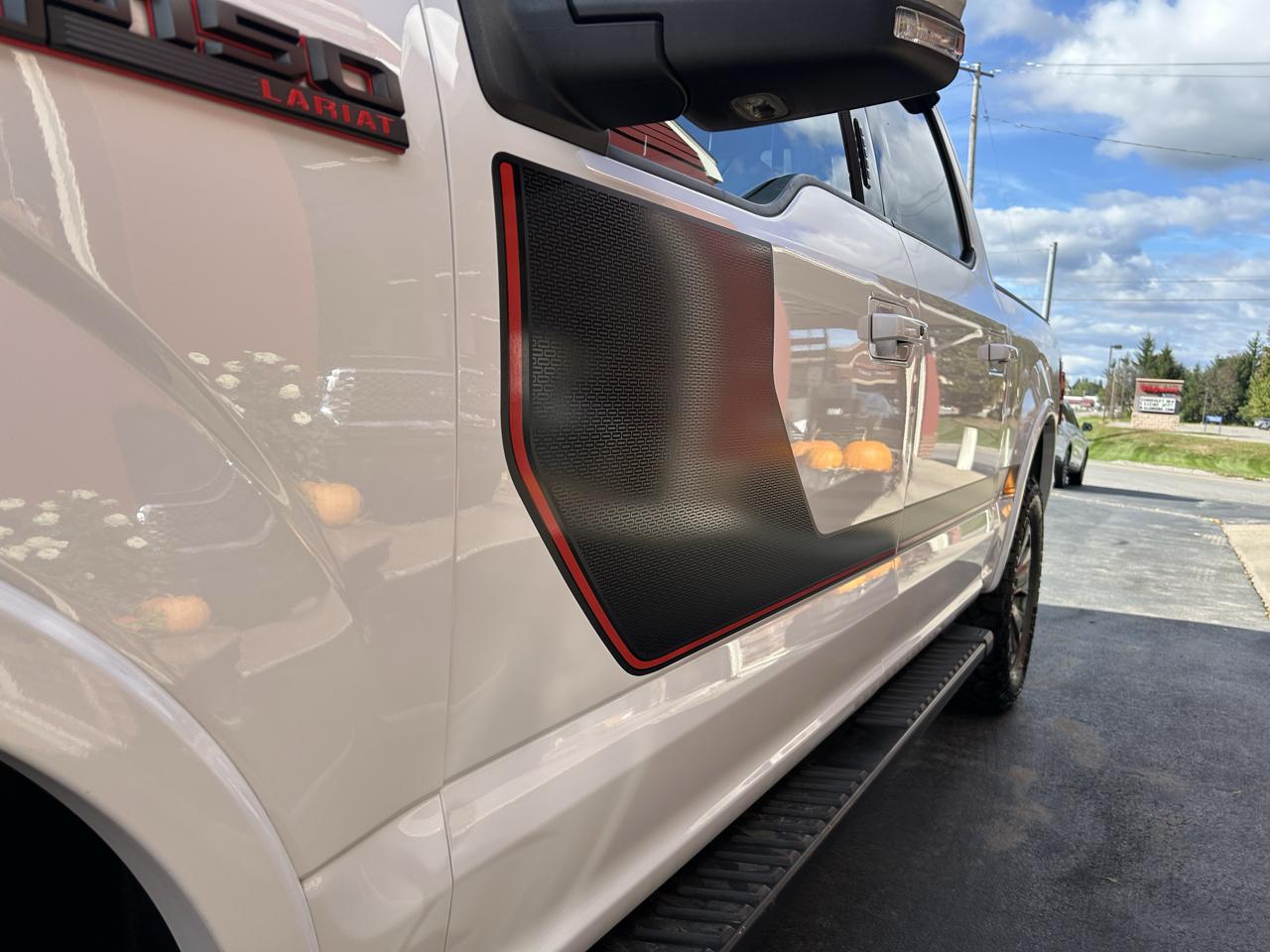 Ford F-150 4WD SuperCrew 145" Lariat 2016