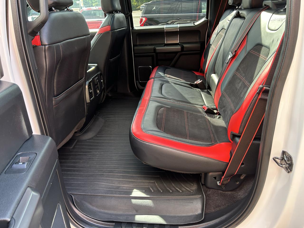 Ford F-150 4WD SuperCrew 145" Lariat 2016