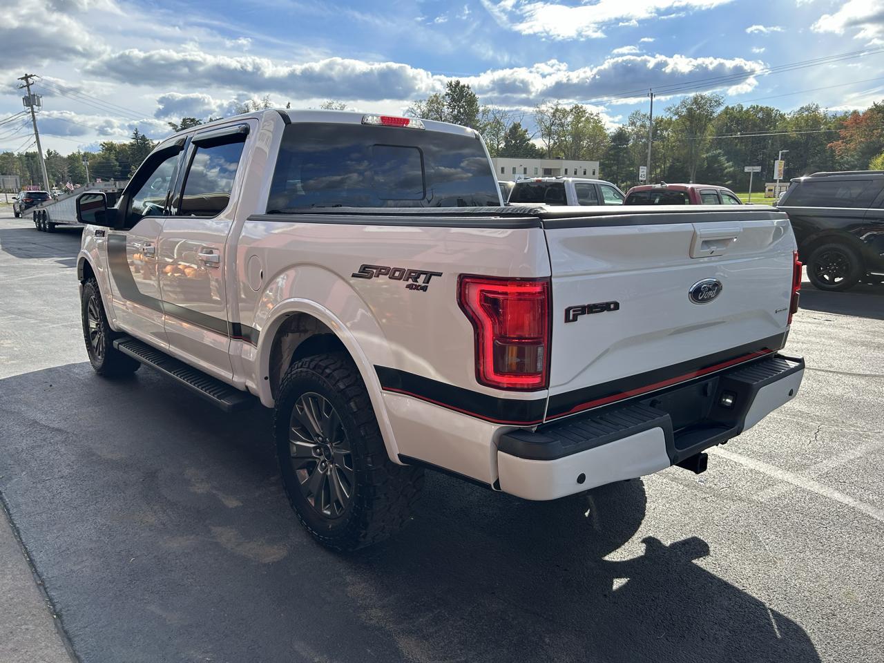 Ford F-150 4WD SuperCrew 145" Lariat 2016