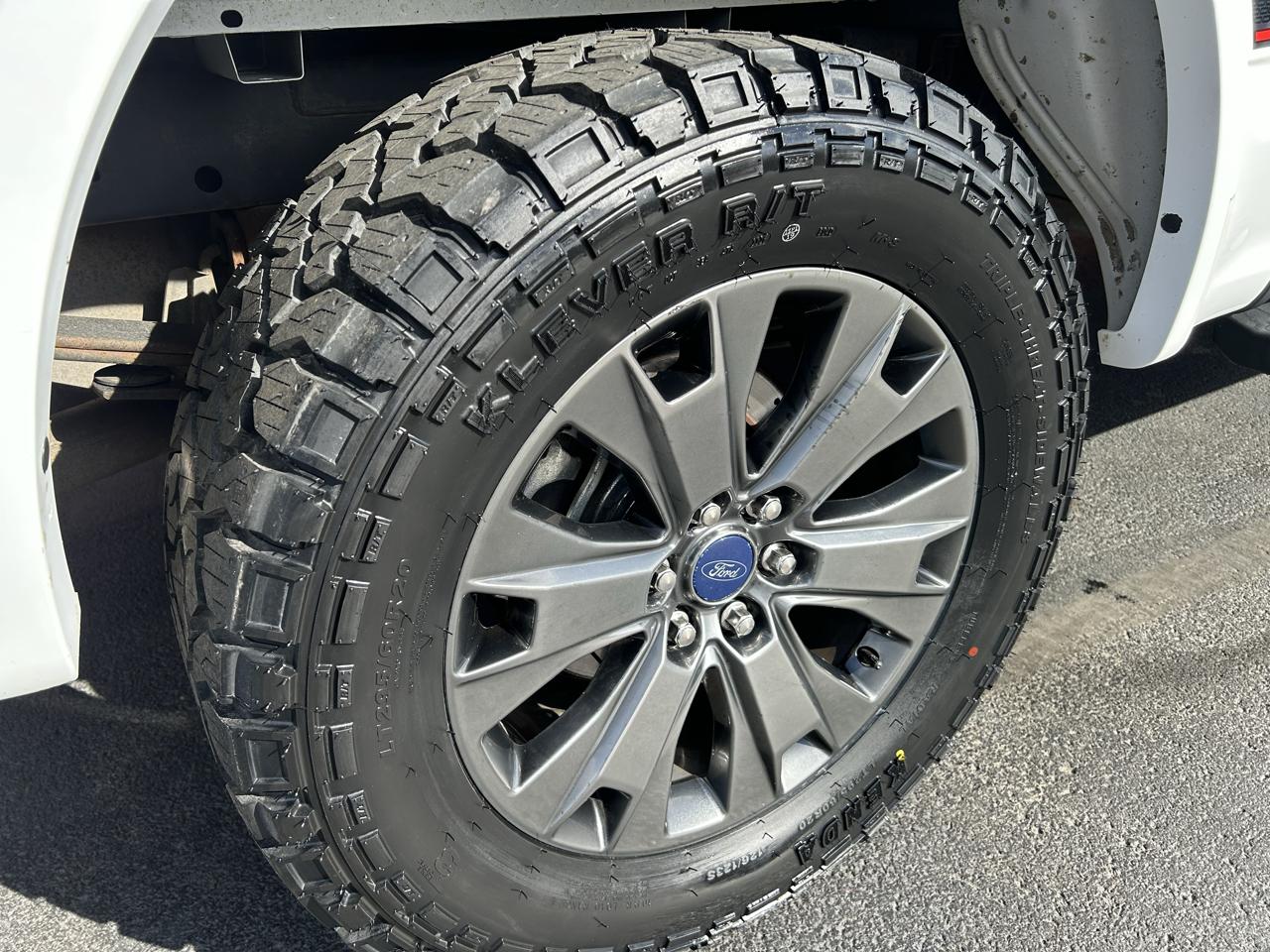 Ford F-150 4WD SuperCrew 145" Lariat 2016