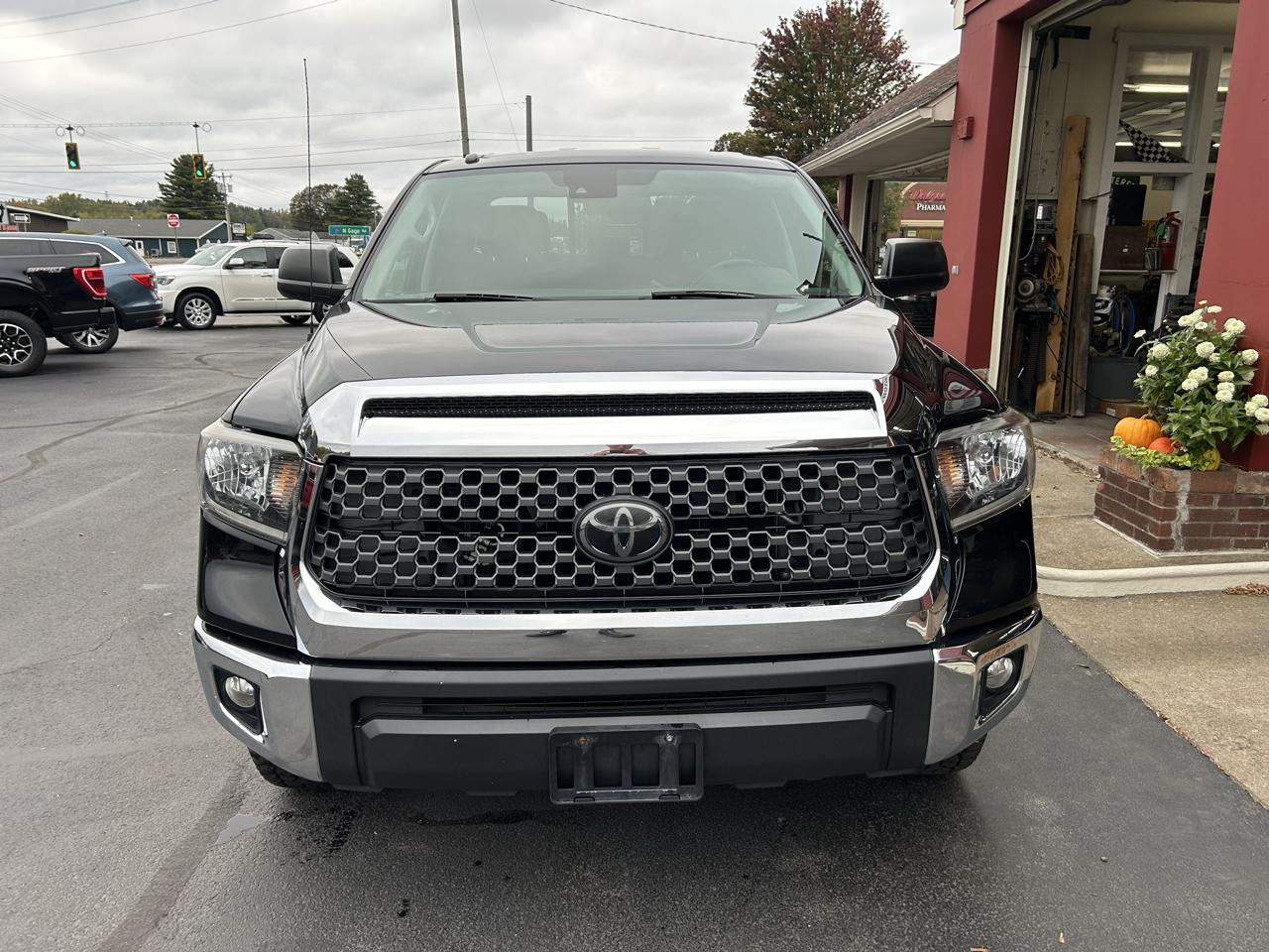 Toyota Tundra 4WD SR5 Double Cab 6.5' Bed 5.7L (Natl) 2018