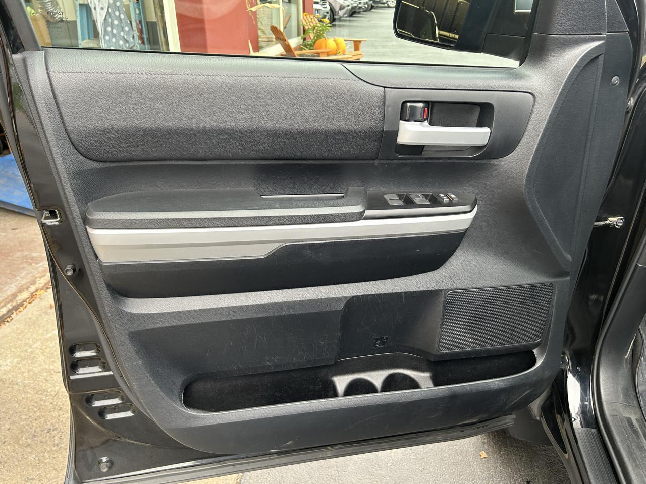 Toyota Tundra 4WD SR5 Double Cab 6.5' Bed 5.7L (Natl) 2018