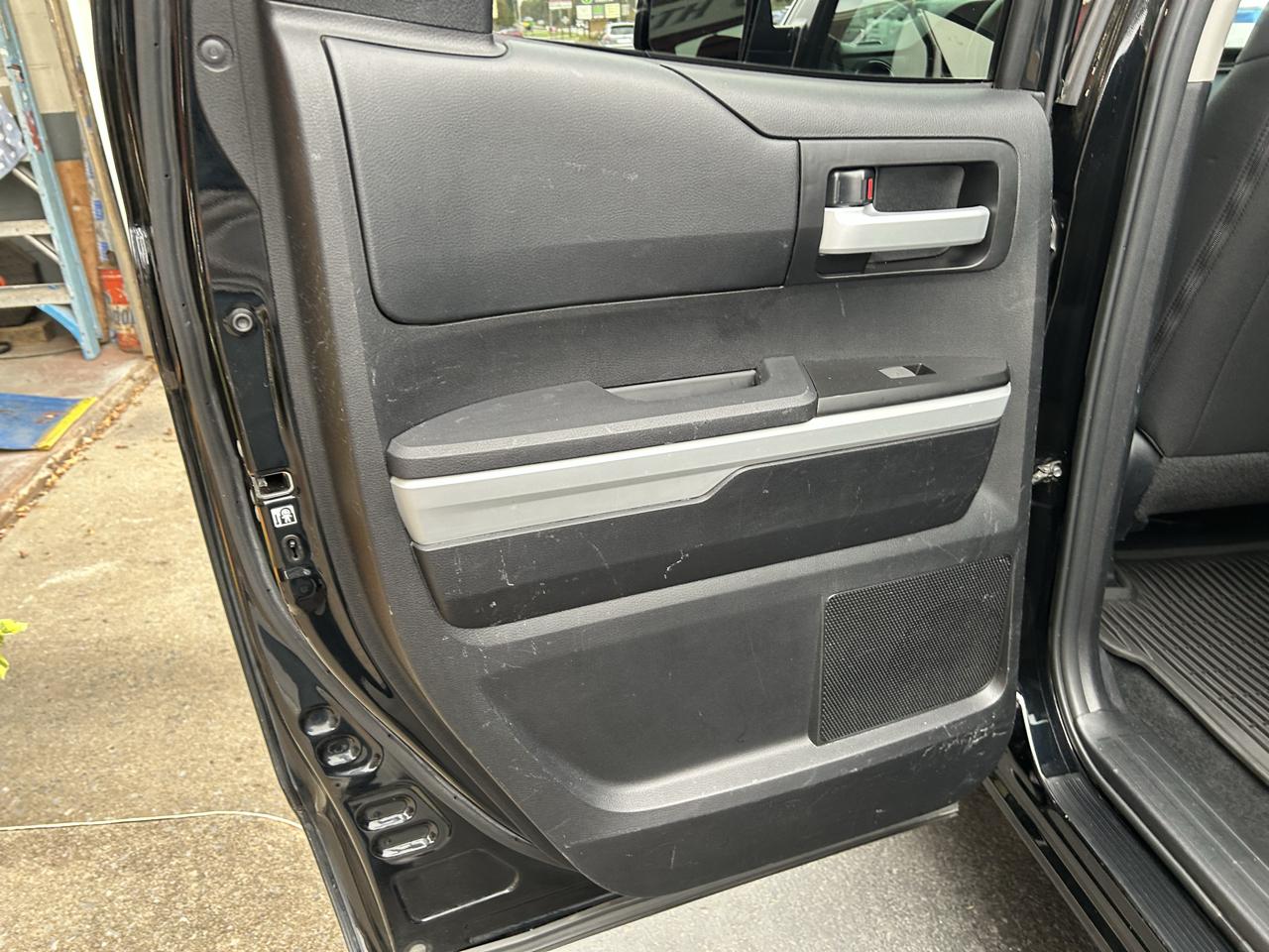 Toyota Tundra 4WD SR5 Double Cab 6.5' Bed 5.7L (Natl) 2018