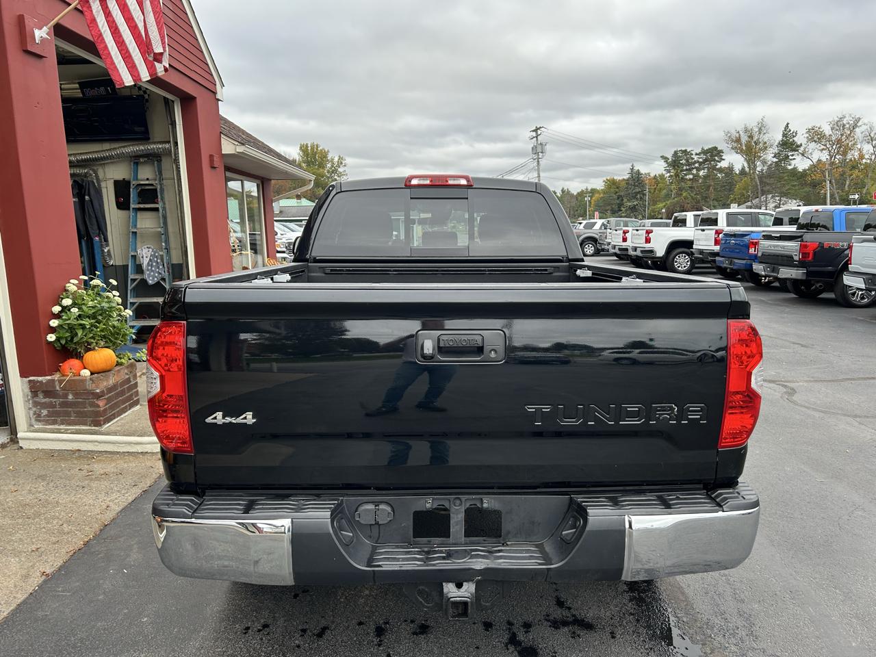 Toyota Tundra 4WD SR5 Double Cab 6.5' Bed 5.7L (Natl) 2018