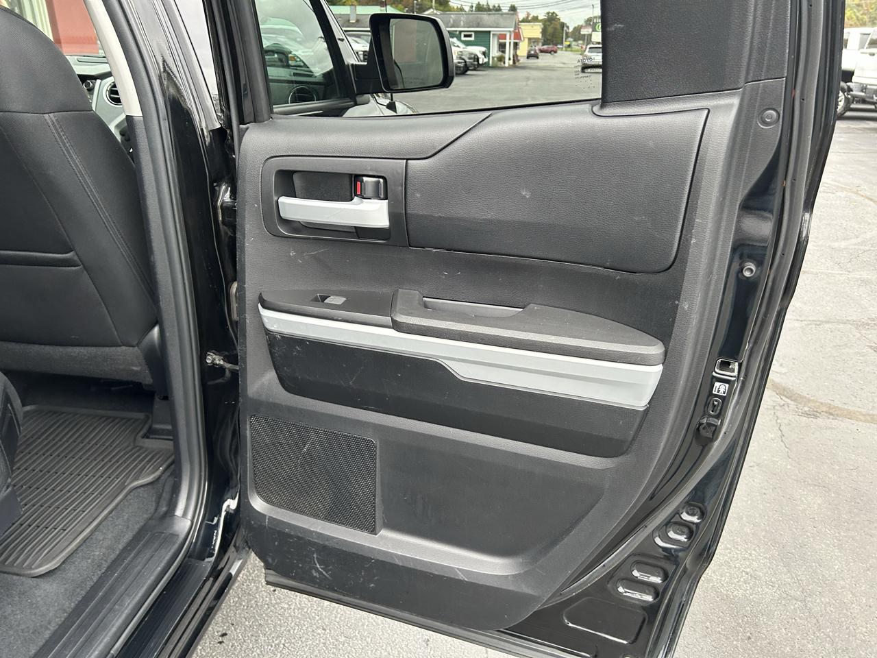 Toyota Tundra 4WD SR5 Double Cab 6.5' Bed 5.7L (Natl) 2018
