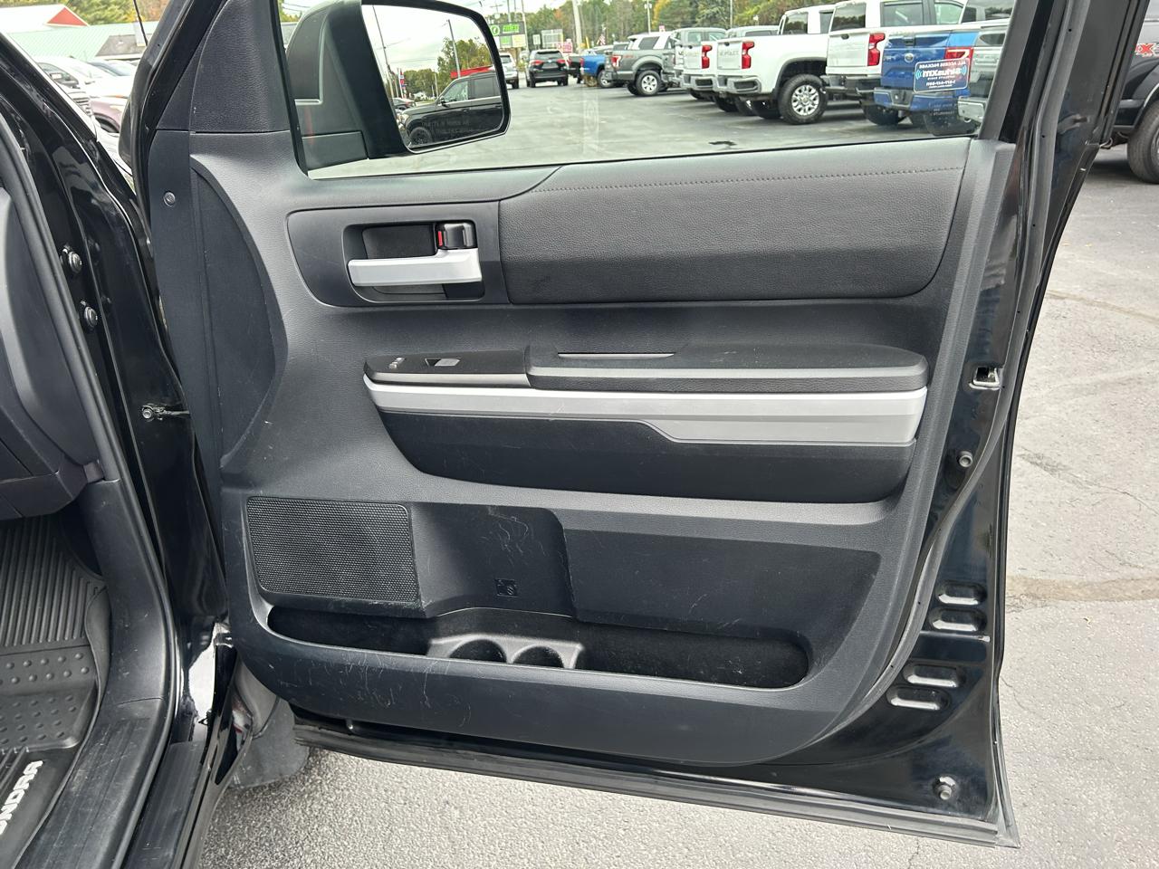 Toyota Tundra 4WD SR5 Double Cab 6.5' Bed 5.7L (Natl) 2018