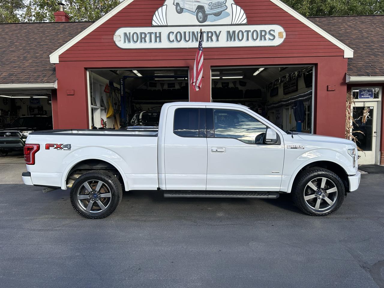 Ford F-150 4WD SuperCab 145" Lariat 2016