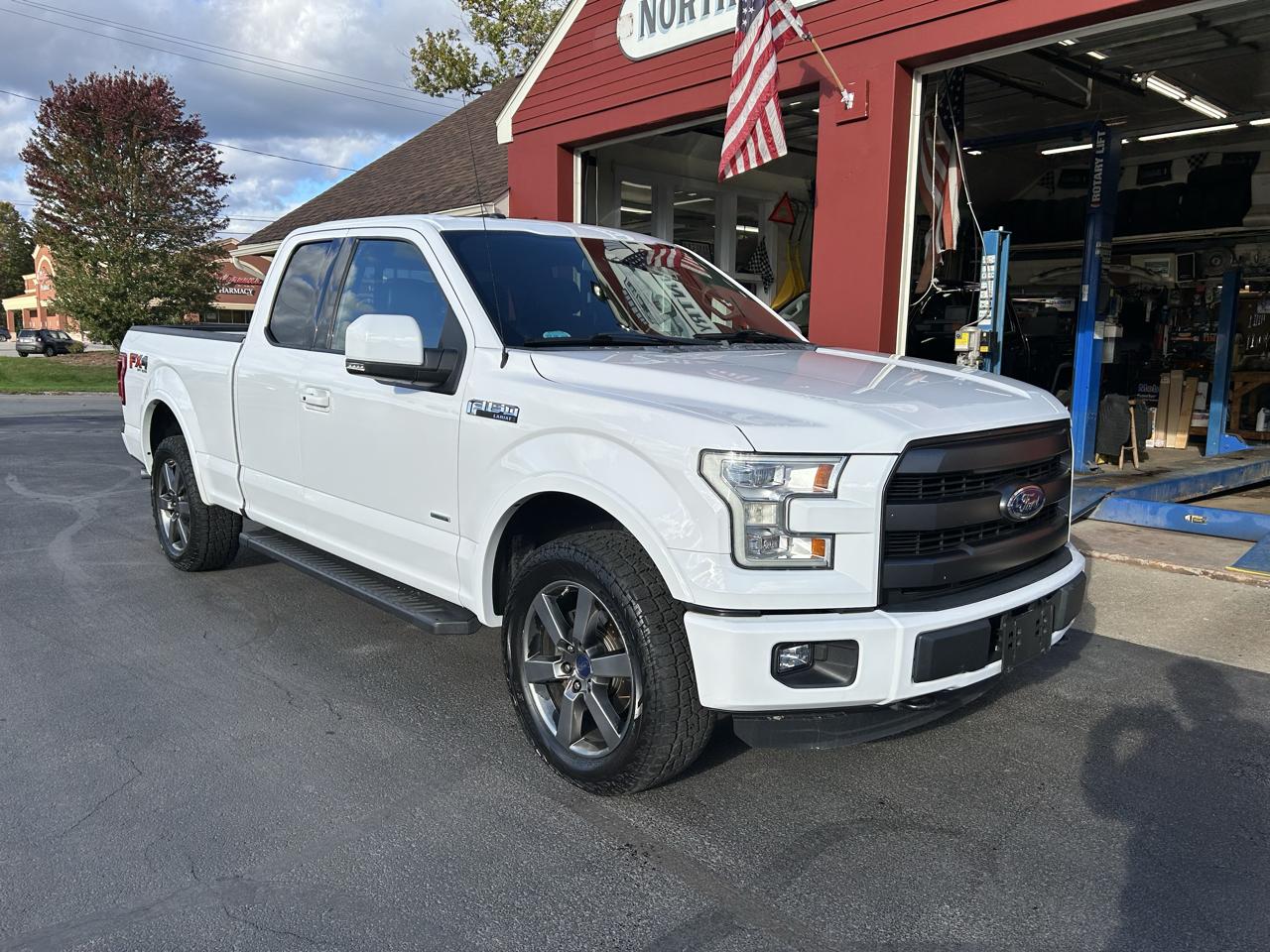 Ford F-150 4WD SuperCab 145" Lariat 2016