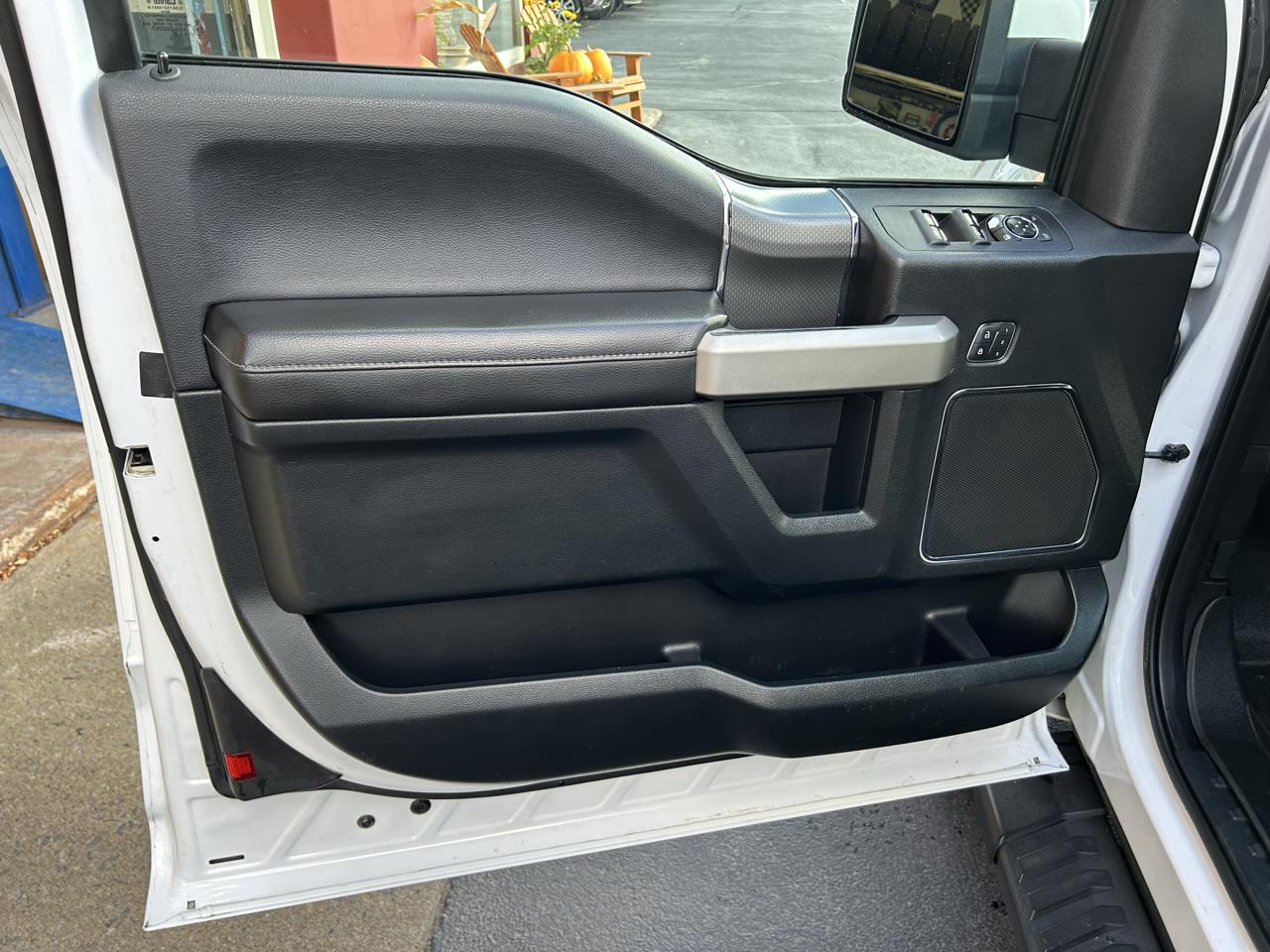 Ford F-150 4WD SuperCab 145" Lariat 2016