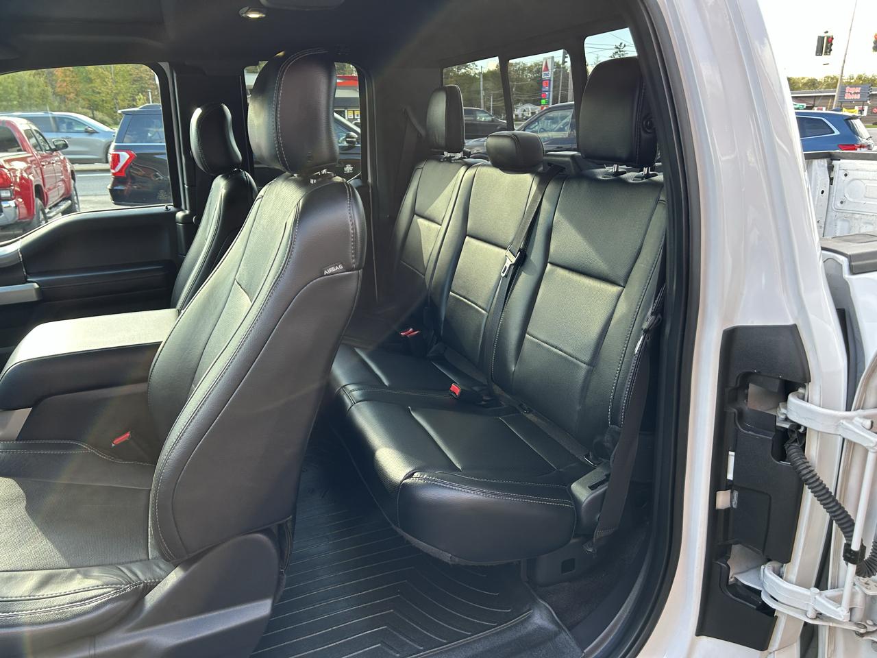 Ford F-150 4WD SuperCab 145" Lariat 2016