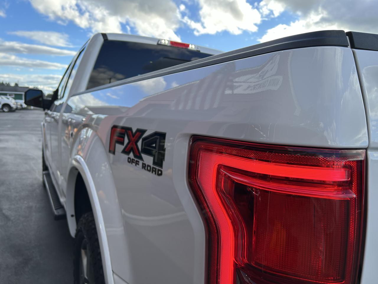 Ford F-150 4WD SuperCab 145" Lariat 2016
