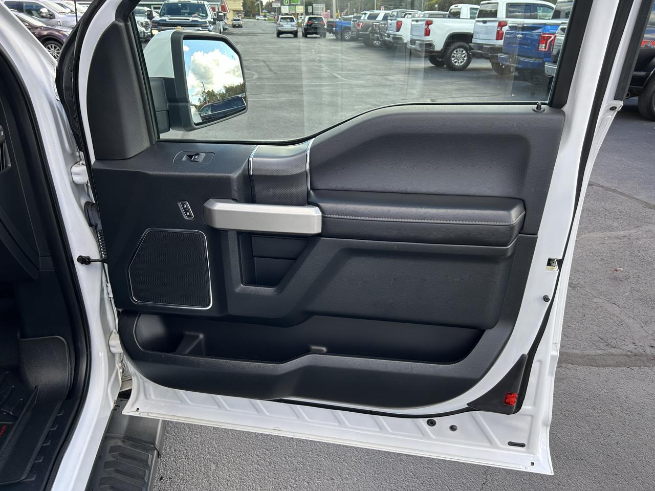 Ford F-150 4WD SuperCab 145" Lariat 2016