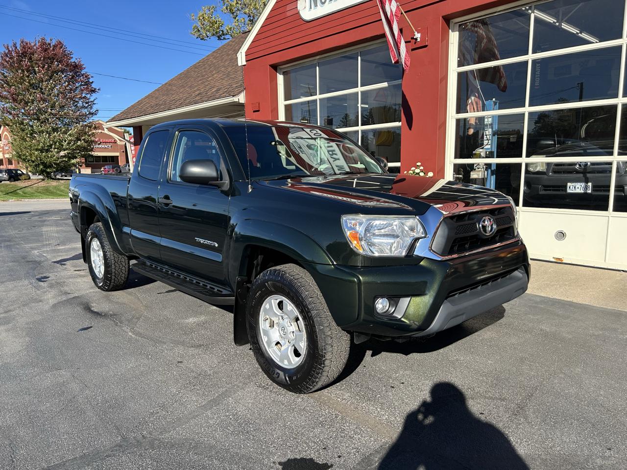 Toyota Tacoma 4WD Access Cab V6 MT (Natl) 2014
