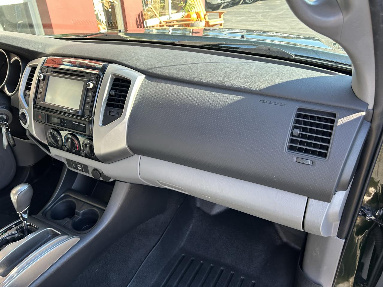Toyota Tacoma 4WD Access Cab V6 MT (Natl) 2014