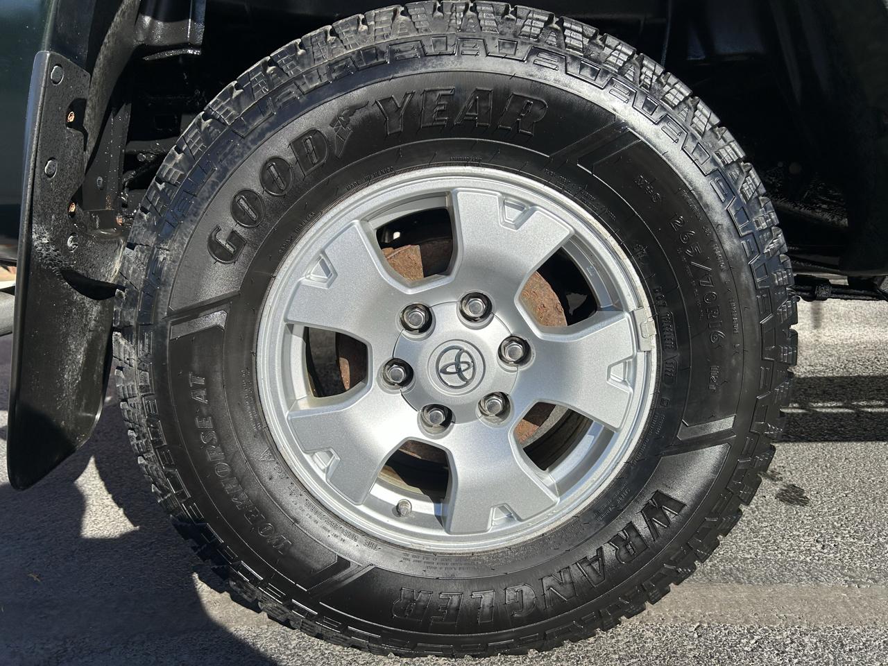 Toyota Tacoma 4WD Access Cab V6 MT (Natl) 2014