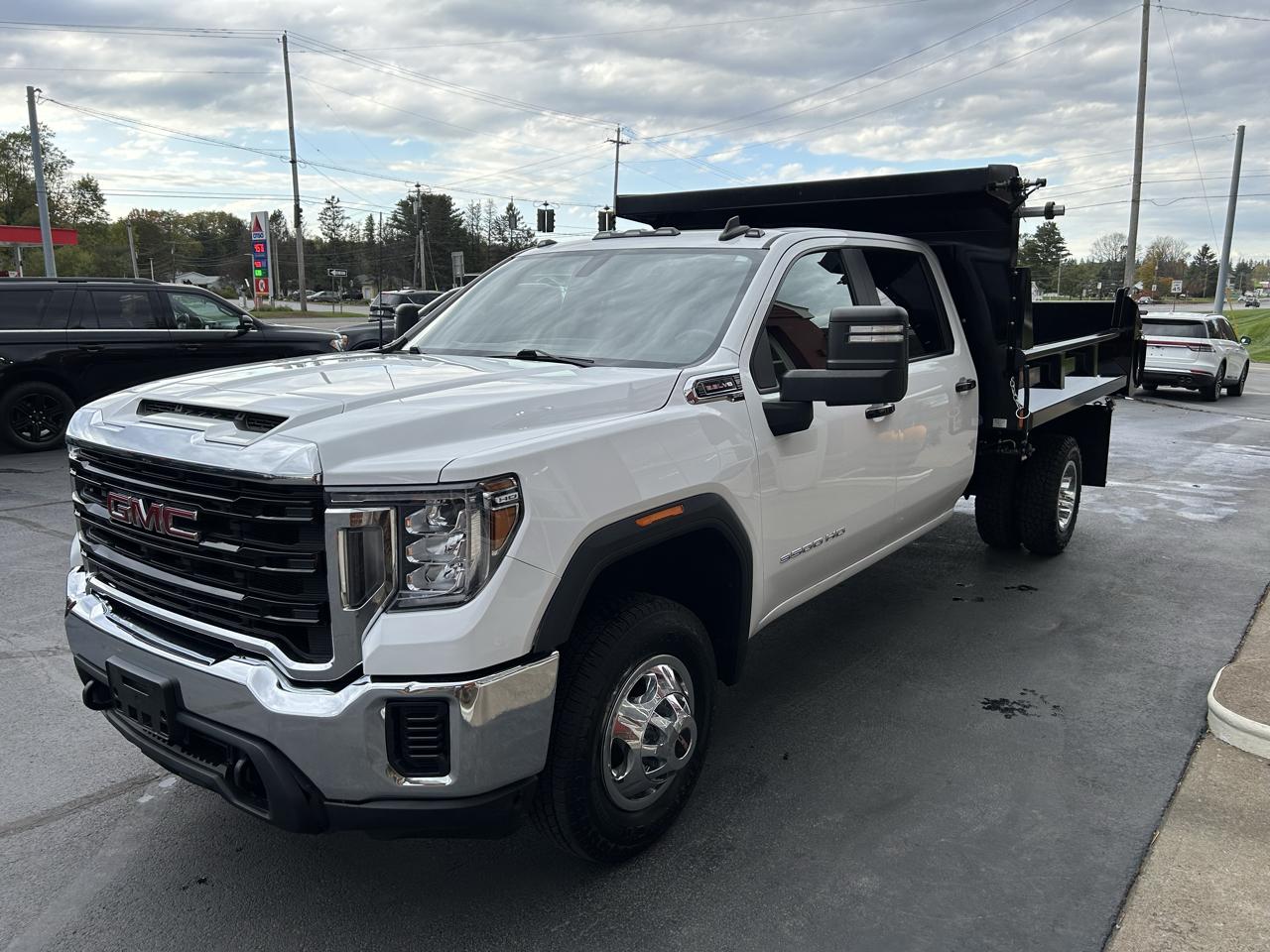 GMC Sierra 3500HD CC 4WD Crew Cab 177" WB, 60" CA Pro 2022