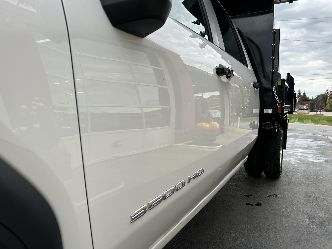 GMC Sierra 3500HD CC 4WD Crew Cab 177" WB, 60" CA Pro 2022