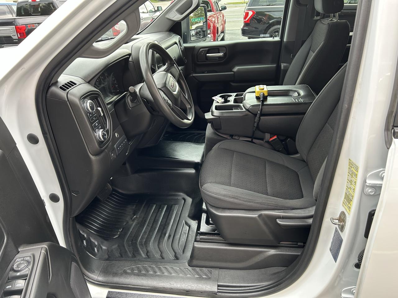 GMC Sierra 3500HD CC 4WD Crew Cab 177" WB, 60" CA Pro 2022