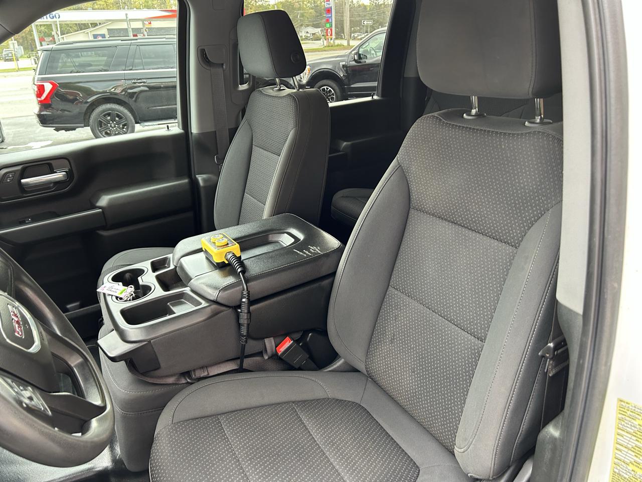 GMC Sierra 3500HD CC 4WD Crew Cab 177" WB, 60" CA Pro 2022