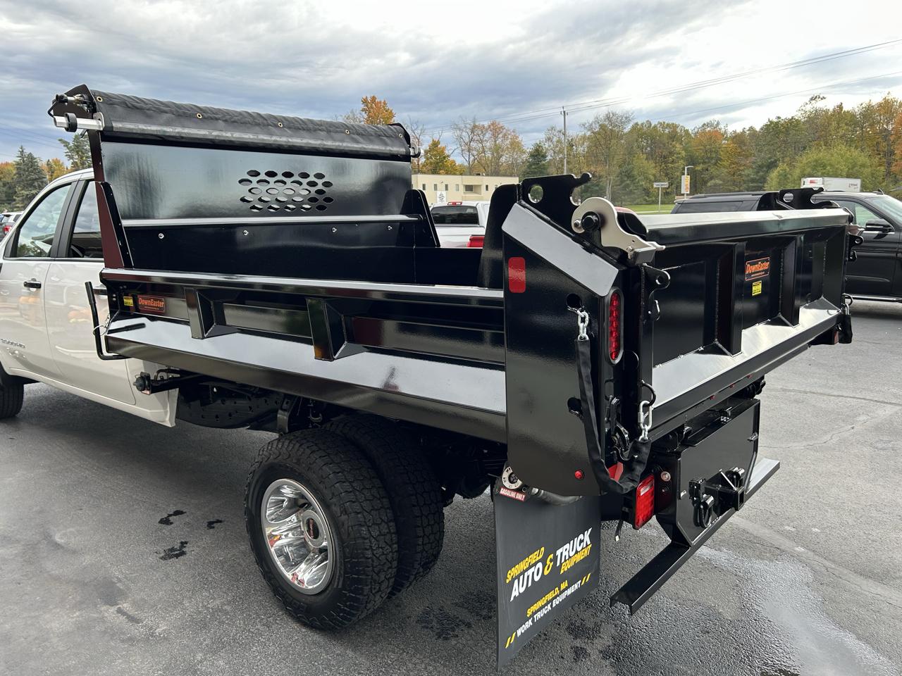 GMC Sierra 3500HD CC 4WD Crew Cab 177" WB, 60" CA Pro 2022