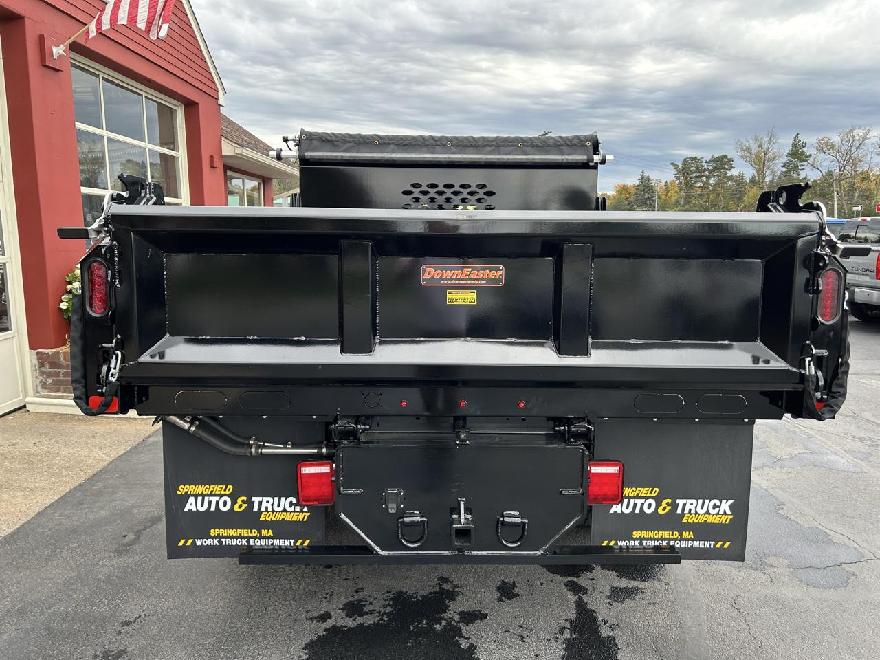GMC Sierra 3500HD CC 4WD Crew Cab 177" WB, 60" CA Pro 2022