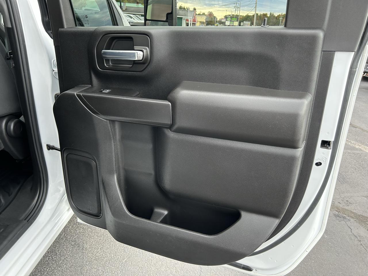 GMC Sierra 3500HD CC 4WD Crew Cab 177" WB, 60" CA Pro 2022