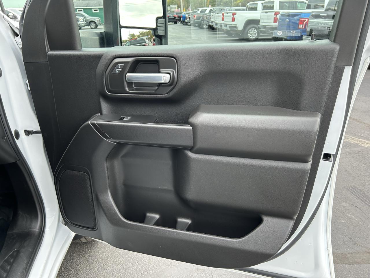 GMC Sierra 3500HD CC 4WD Crew Cab 177" WB, 60" CA Pro 2022