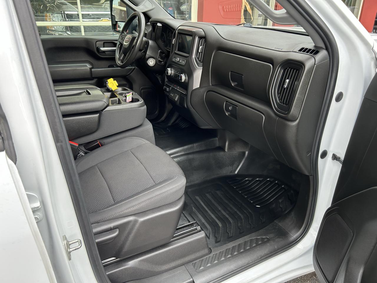 GMC Sierra 3500HD CC 4WD Crew Cab 177" WB, 60" CA Pro 2022