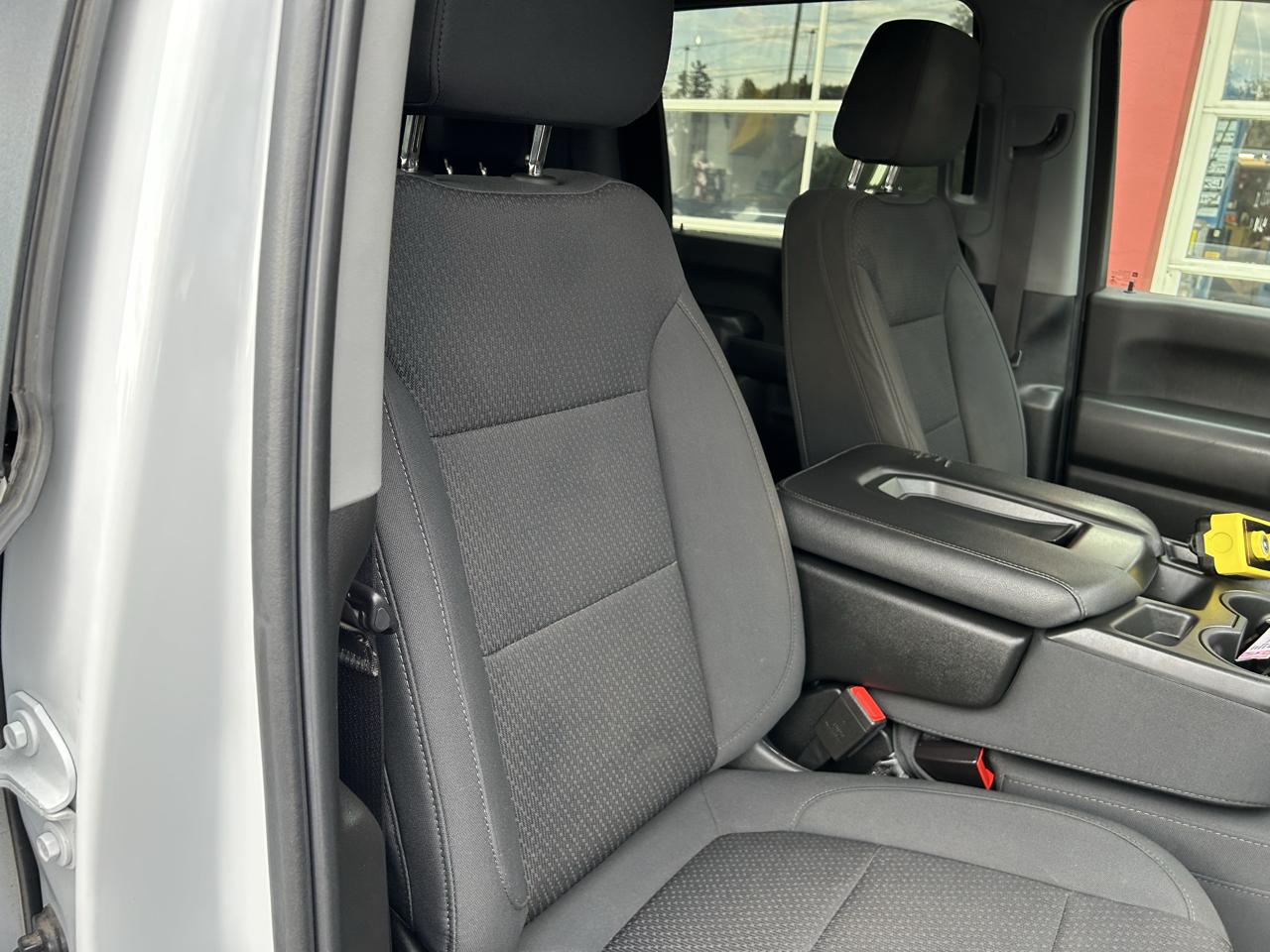 GMC Sierra 3500HD CC 4WD Crew Cab 177" WB, 60" CA Pro 2022