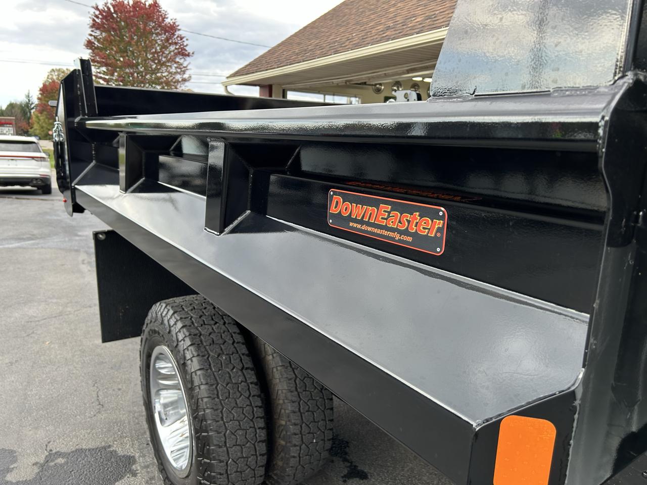 GMC Sierra 3500HD CC 4WD Crew Cab 177" WB, 60" CA Pro 2022