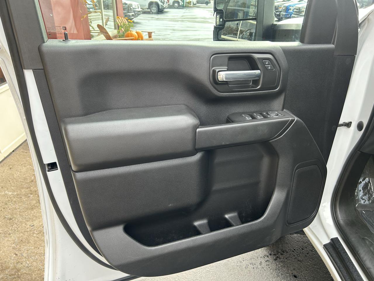 Chevrolet Silverado 2500HD 4WD Crew Cab 159" Custom 2020