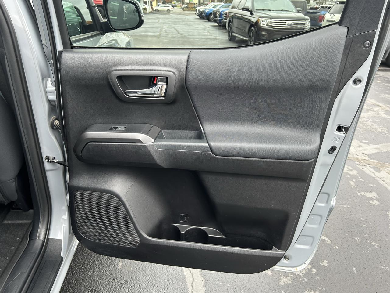 Toyota Tacoma 4WD TRD Off Road Double Cab 5' Bed V6 MT (Natl) 2020