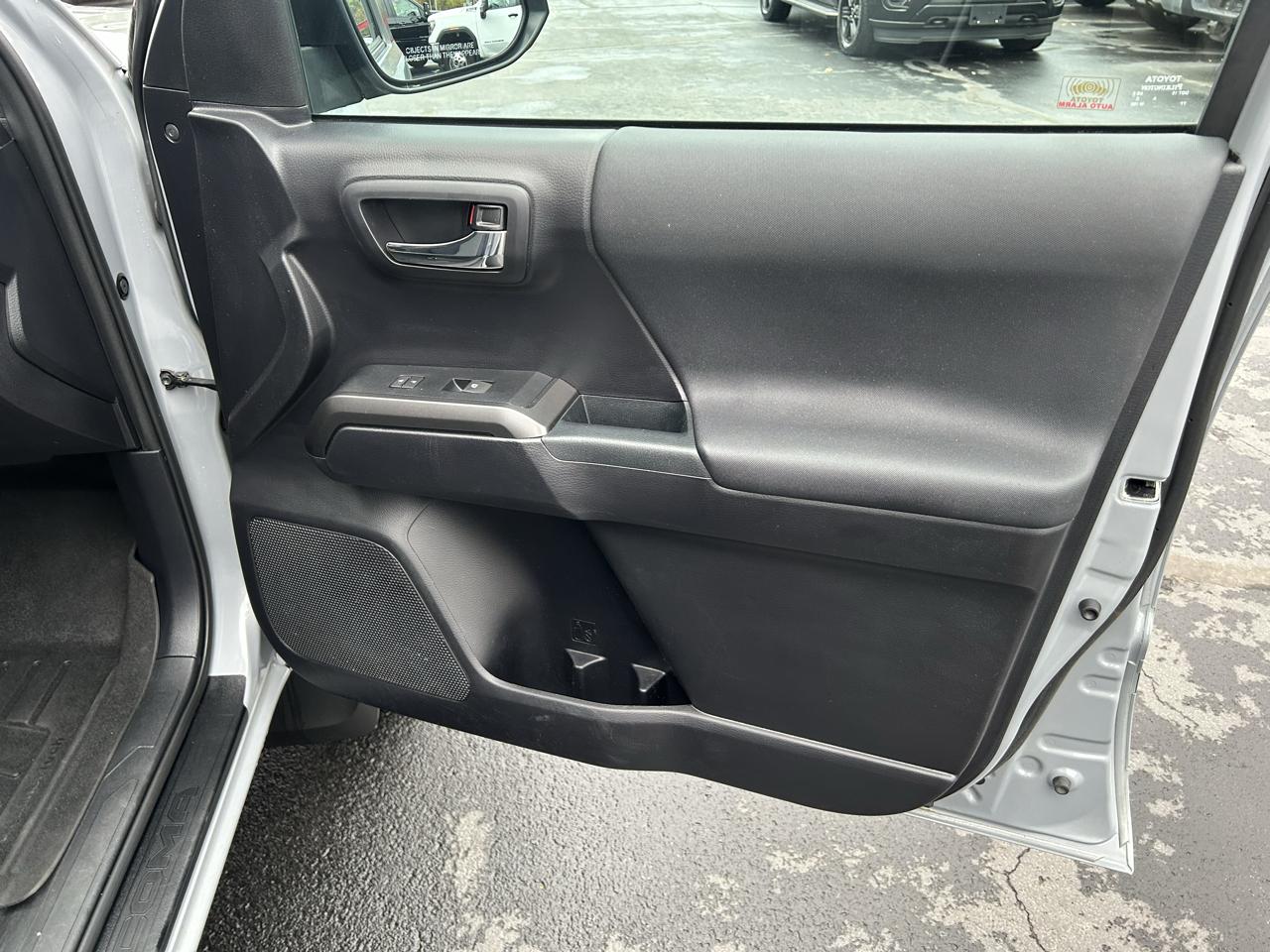 Toyota Tacoma 4WD TRD Off Road Double Cab 5' Bed V6 MT (Natl) 2020