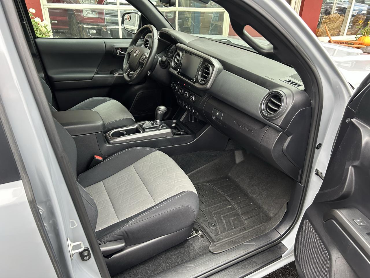 Toyota Tacoma 4WD TRD Off Road Double Cab 5' Bed V6 MT (Natl) 2020