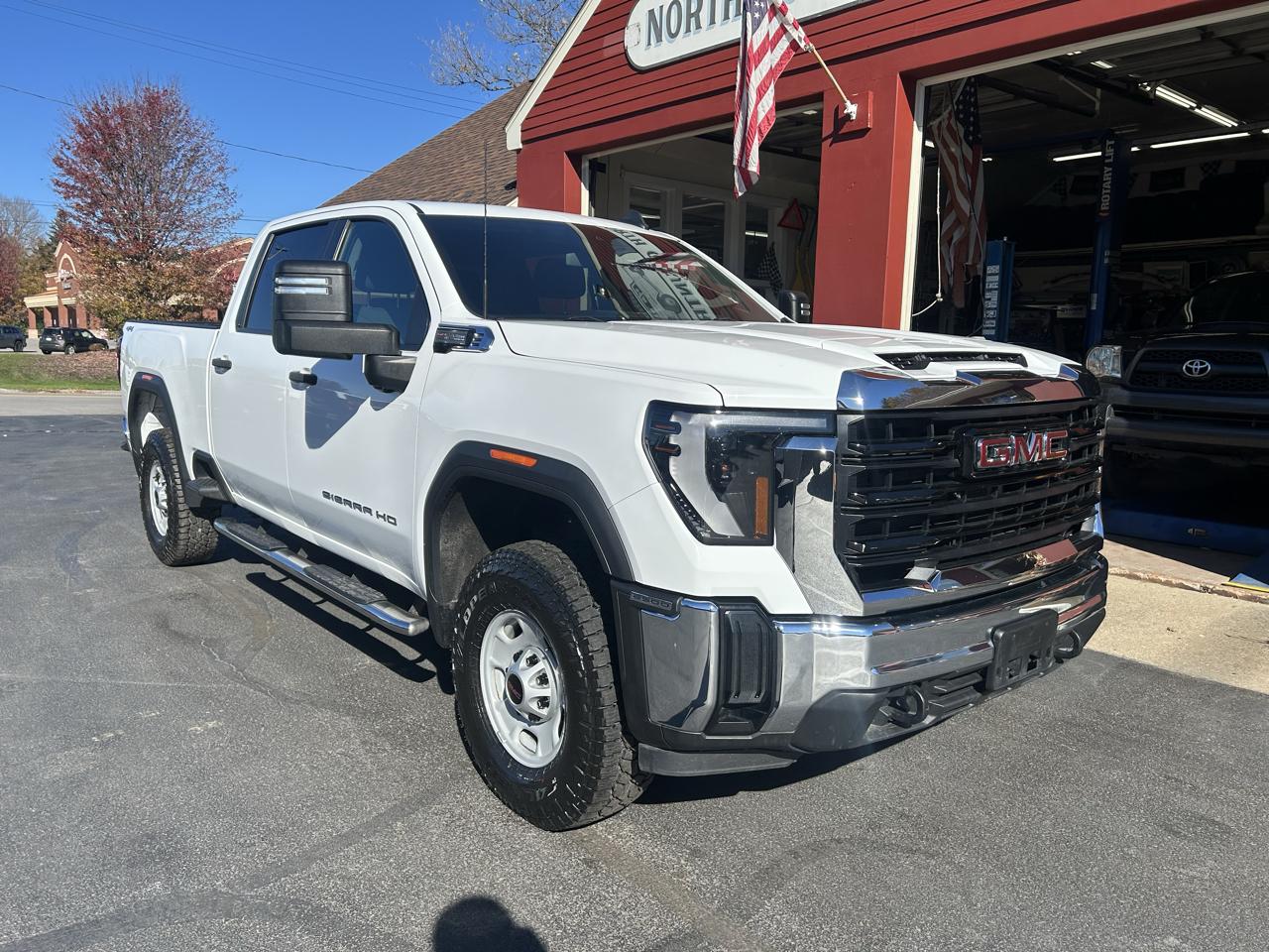 GMC Sierra 2500HD 4WD Crew Cab 159" Pro 2024